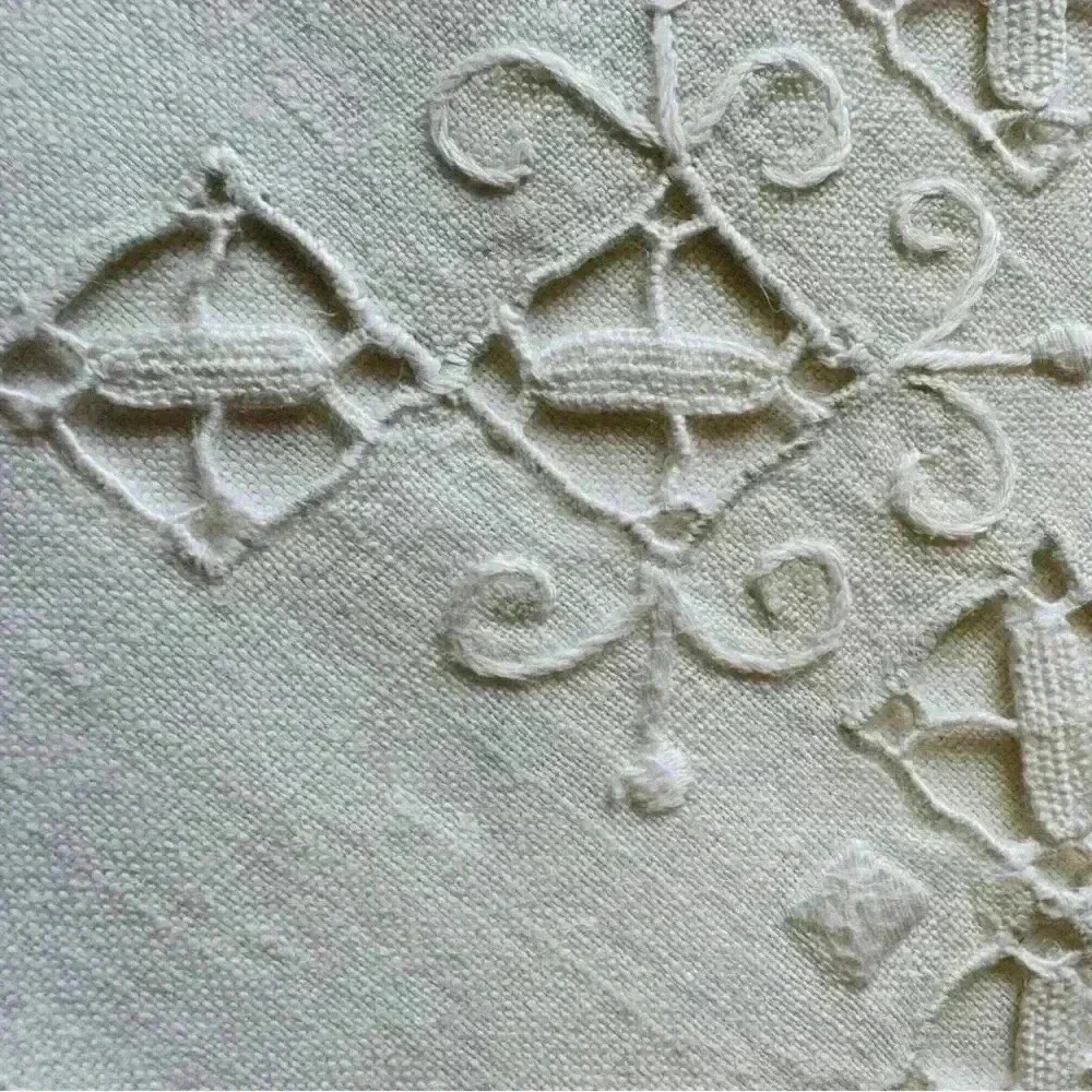 Vintage White Linen Napkins Hand Embroidered Cutwork Lace Heirloom Wedding 6 Ct